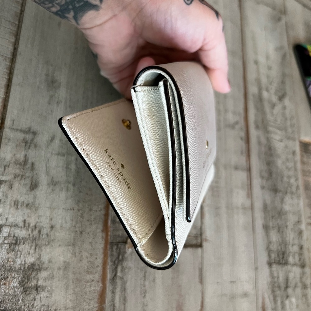 Kate Spade Wallet - Picture 2 of 6